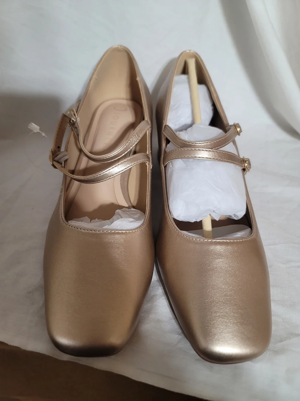 Journee Collection Nally Gold Mary Jane Block Heels Size 8.5M NIB
